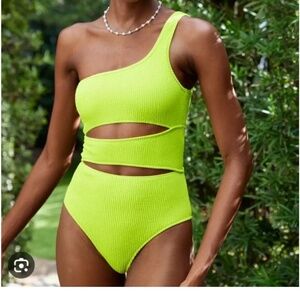 NWOT Size L Aerie Swimsuit